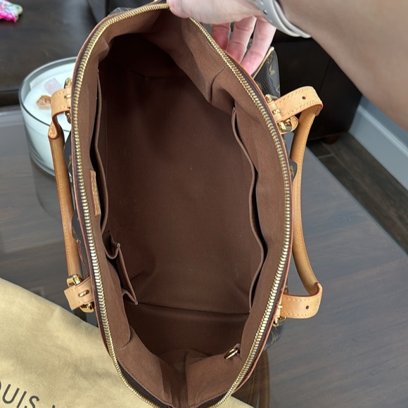 Louis Vuitton Tivoli GM bag - Picture 14 of 16